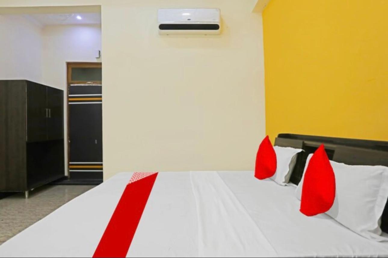 Hotel Mannu Grand Kanpur Eksteriør billede