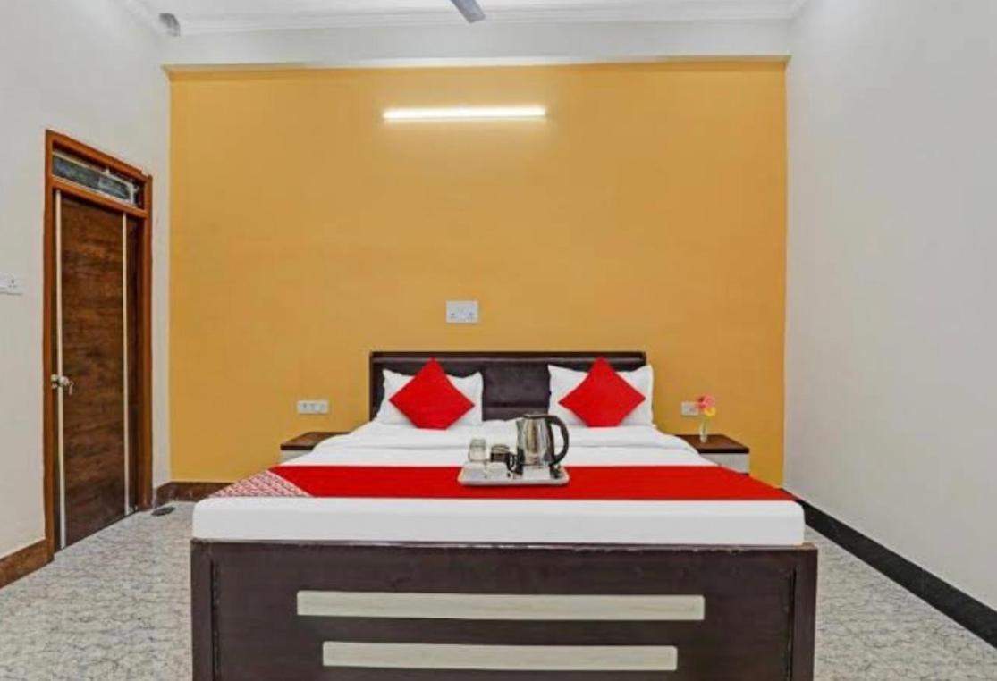 Hotel Mannu Grand Kanpur Eksteriør billede