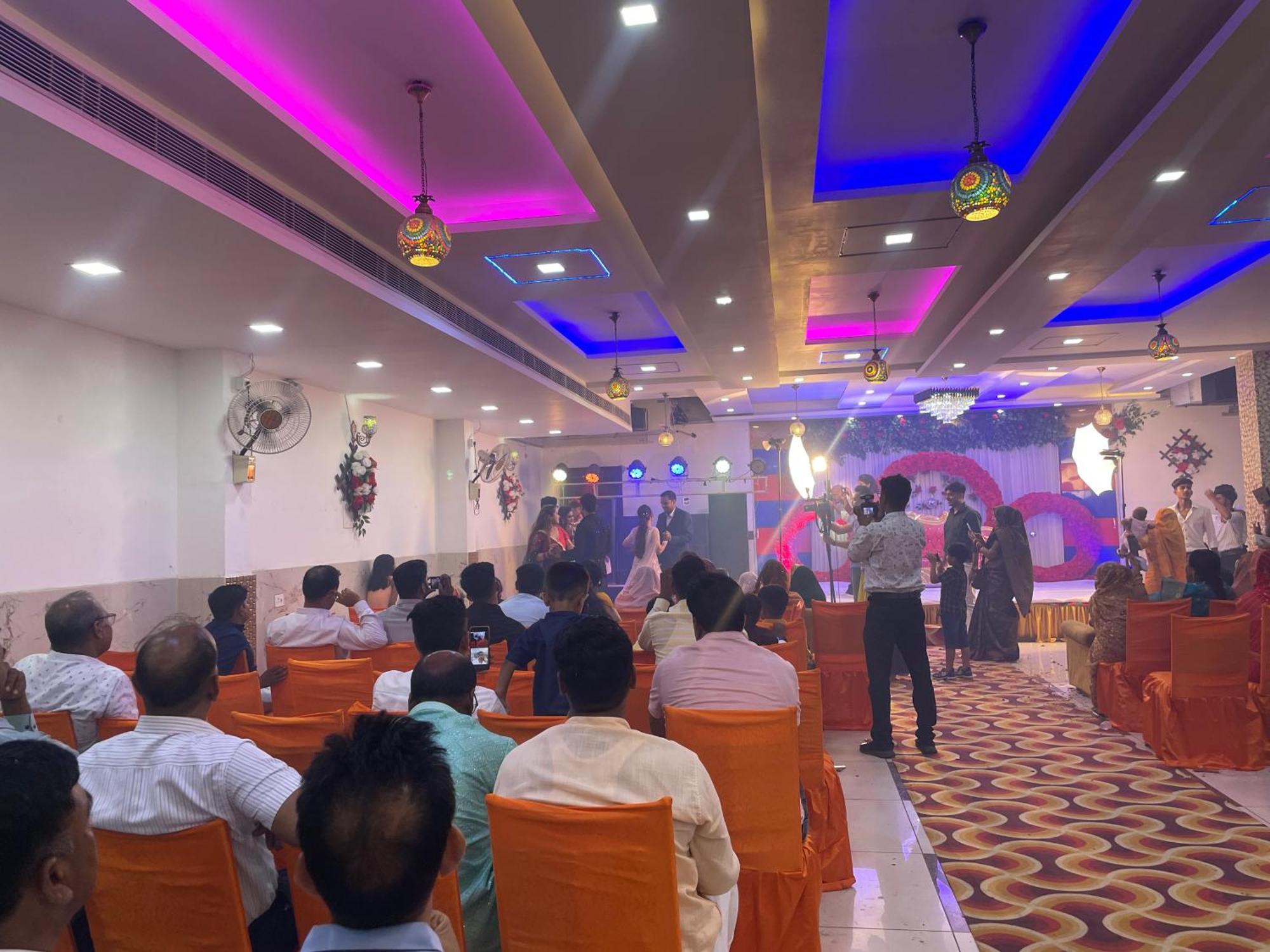 Hotel Mannu Grand Kanpur Eksteriør billede